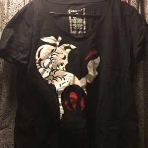 Disney store Snow White black tshirt in xxl.
